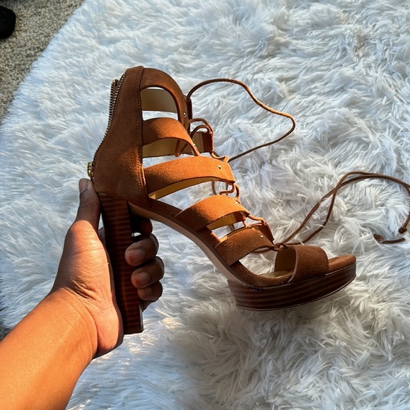 Michael Kors Sofia Platform Pump - Picture 8 of 8